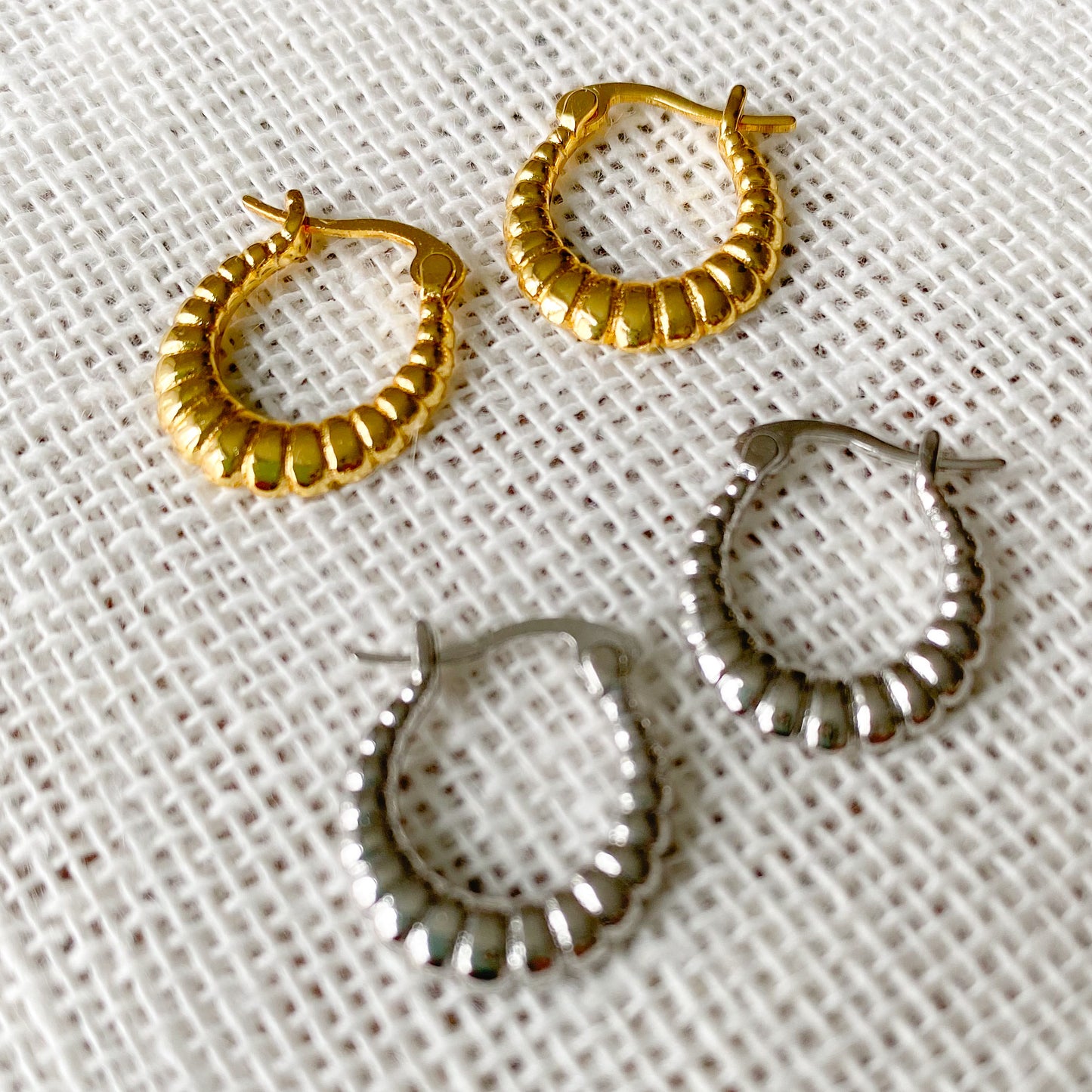 Scallop Mini Hoops - Bellestyle