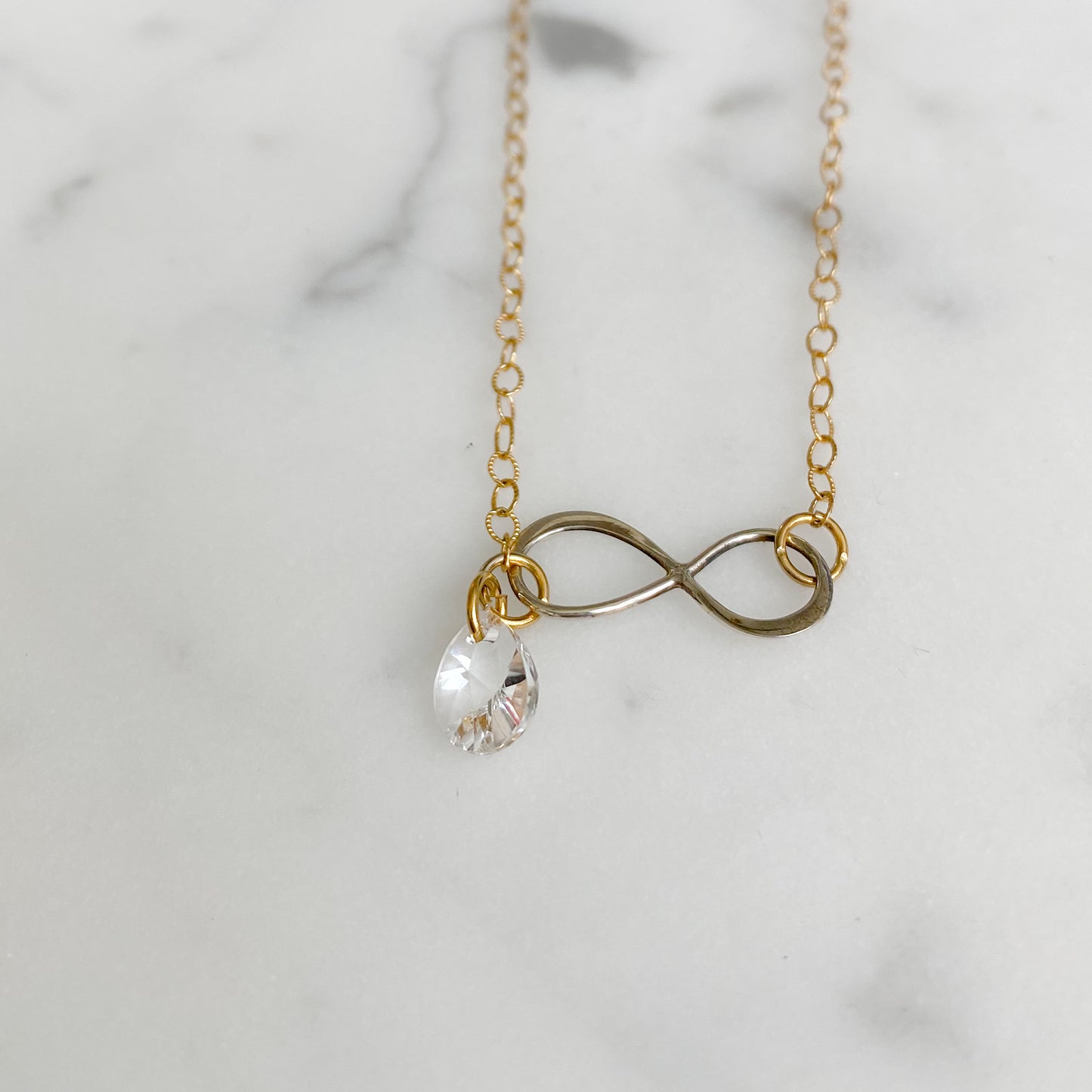 Infinity Crystal Dangle Necklace - Bellestyle