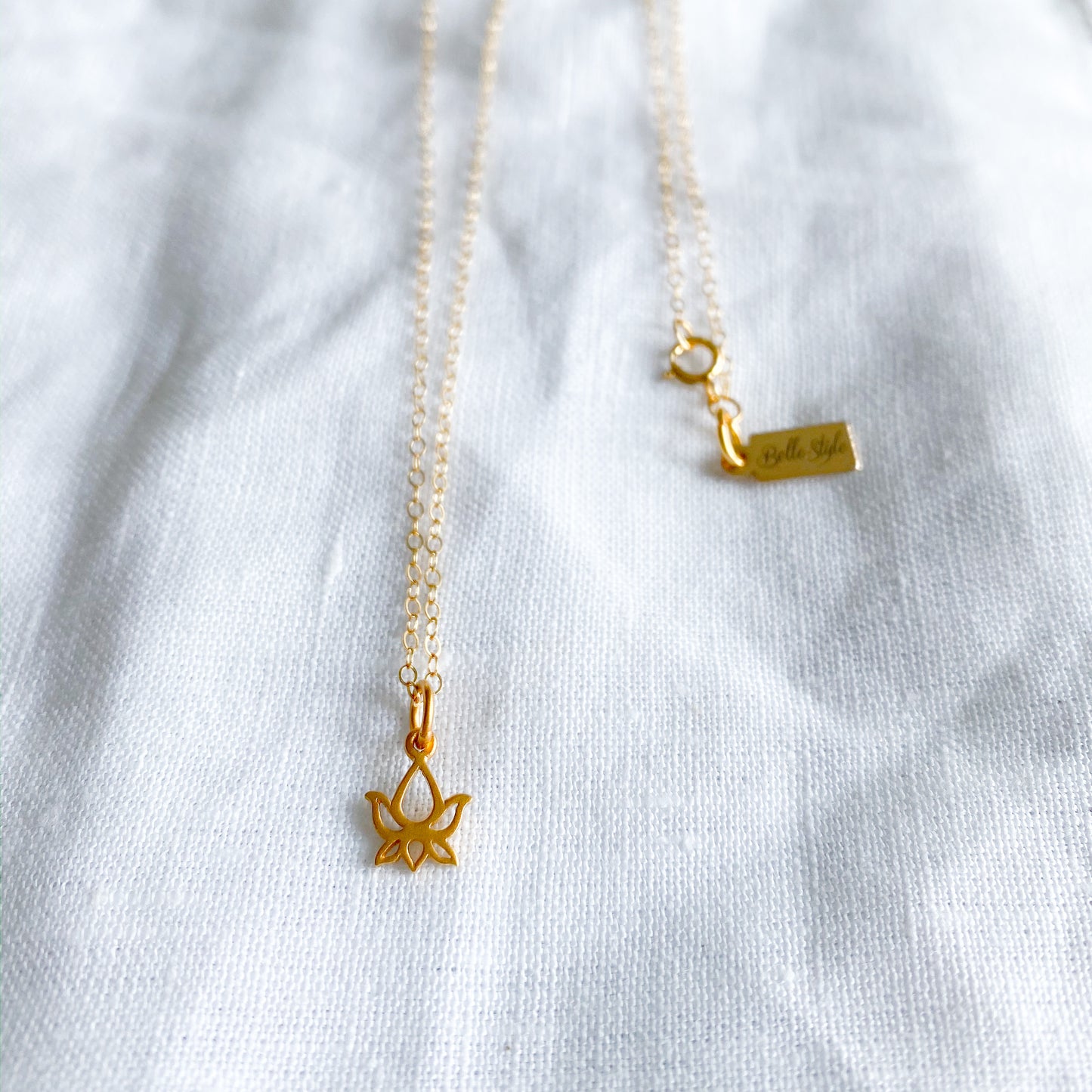 Lotus Necklace - BelleStyle