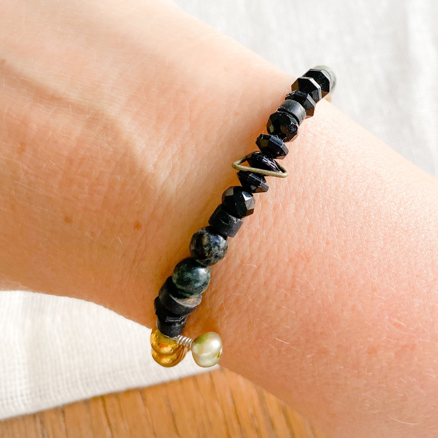 Portree Sustainable Asymmetrical Bracelet - Bellestyle