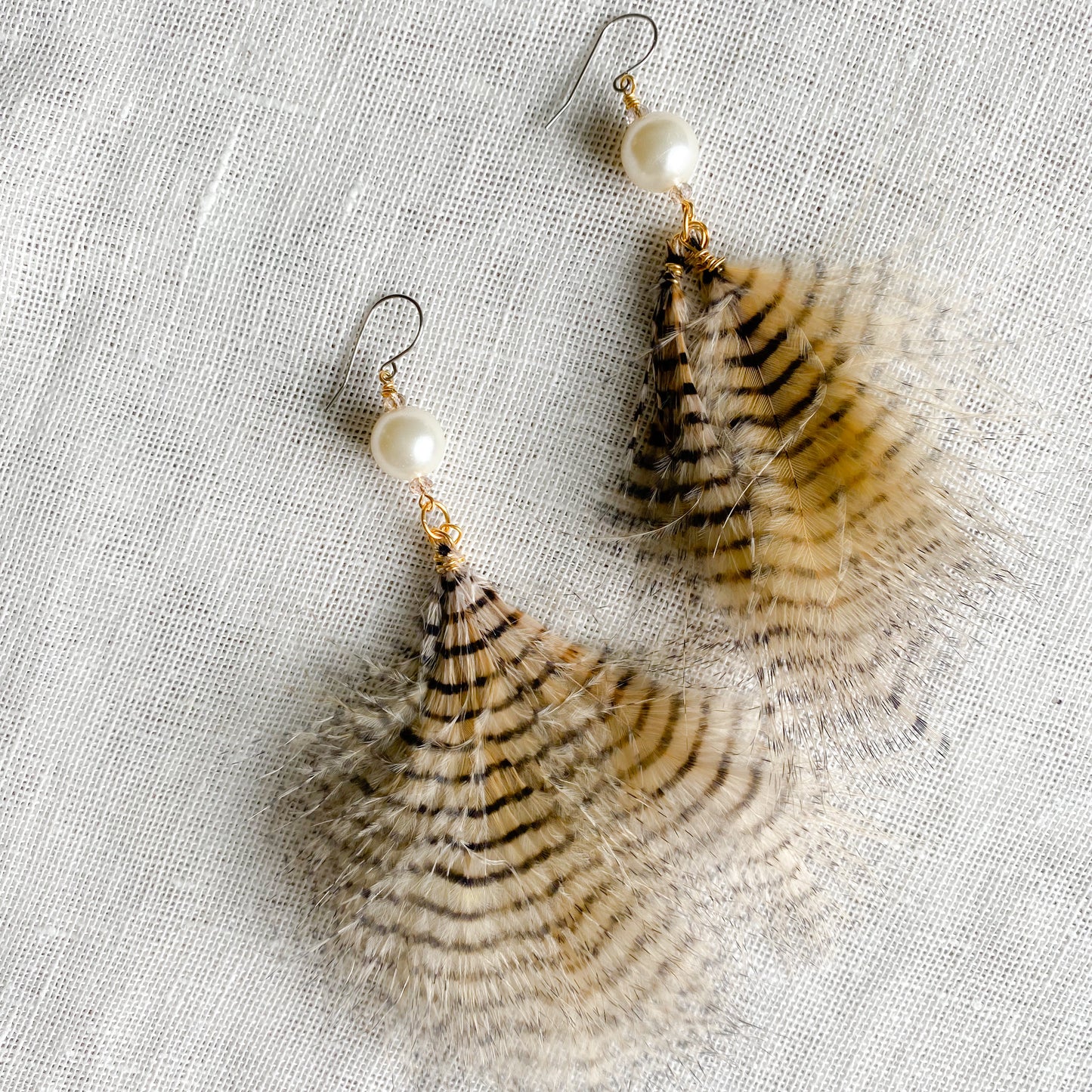 Tiger Pearl Feather Earrings - Bellestyle