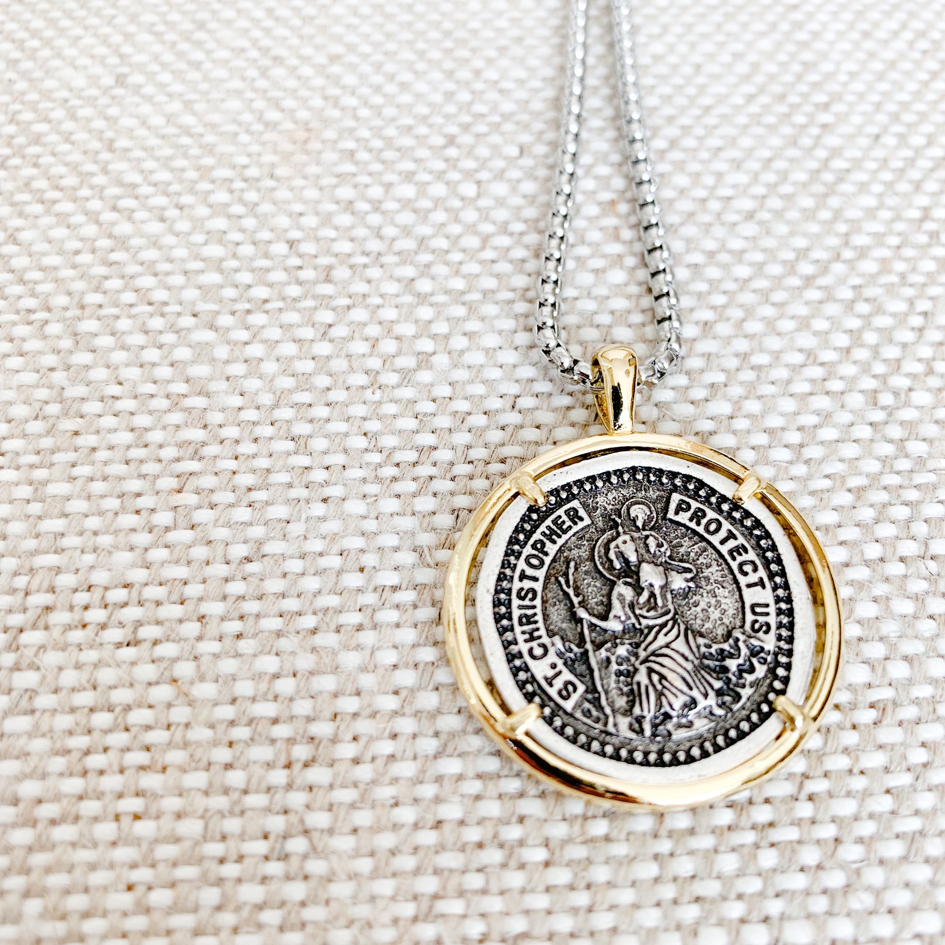 The Saints Necklace - BelleStyle