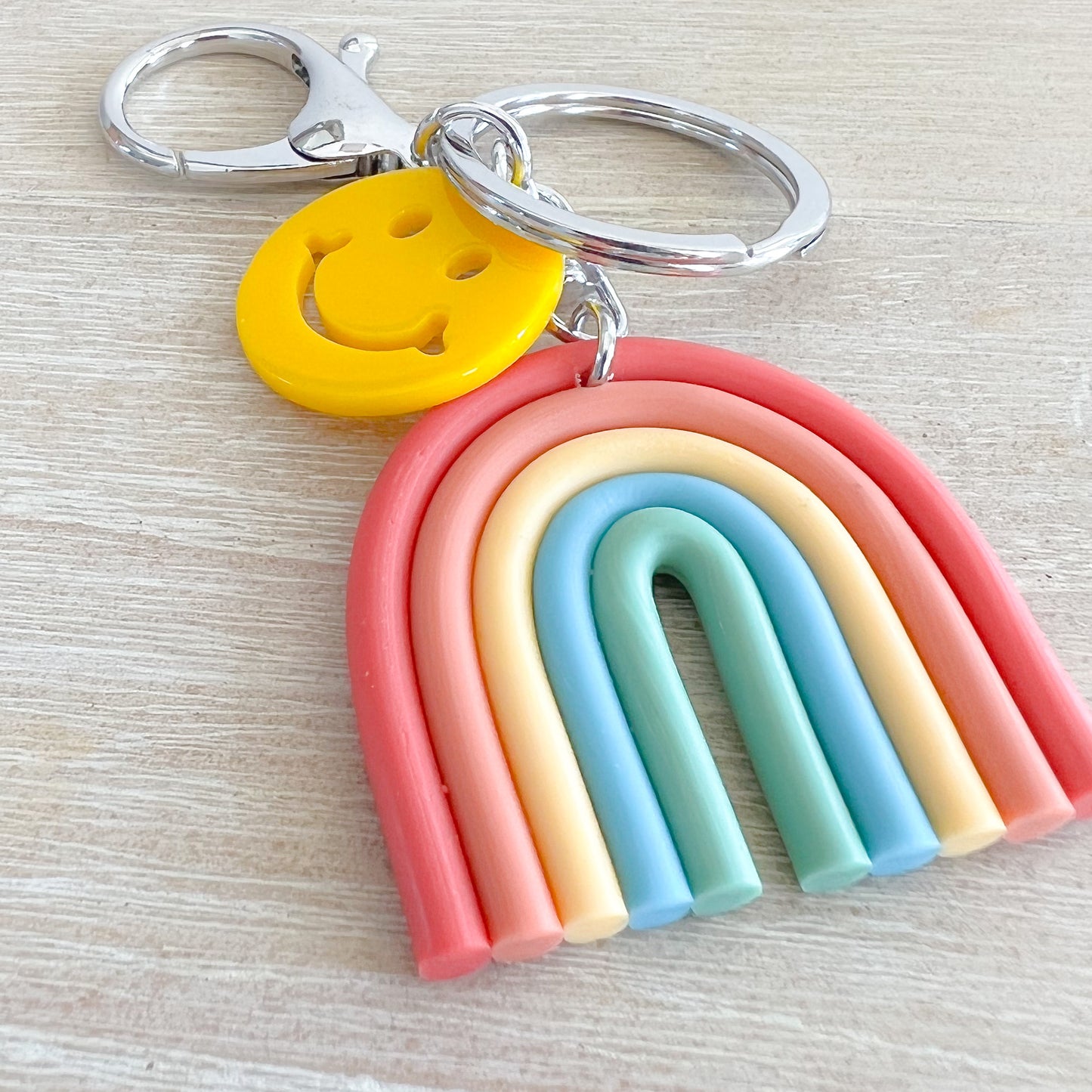 Smiley Rainbow Clip Keychain - Bellestyle