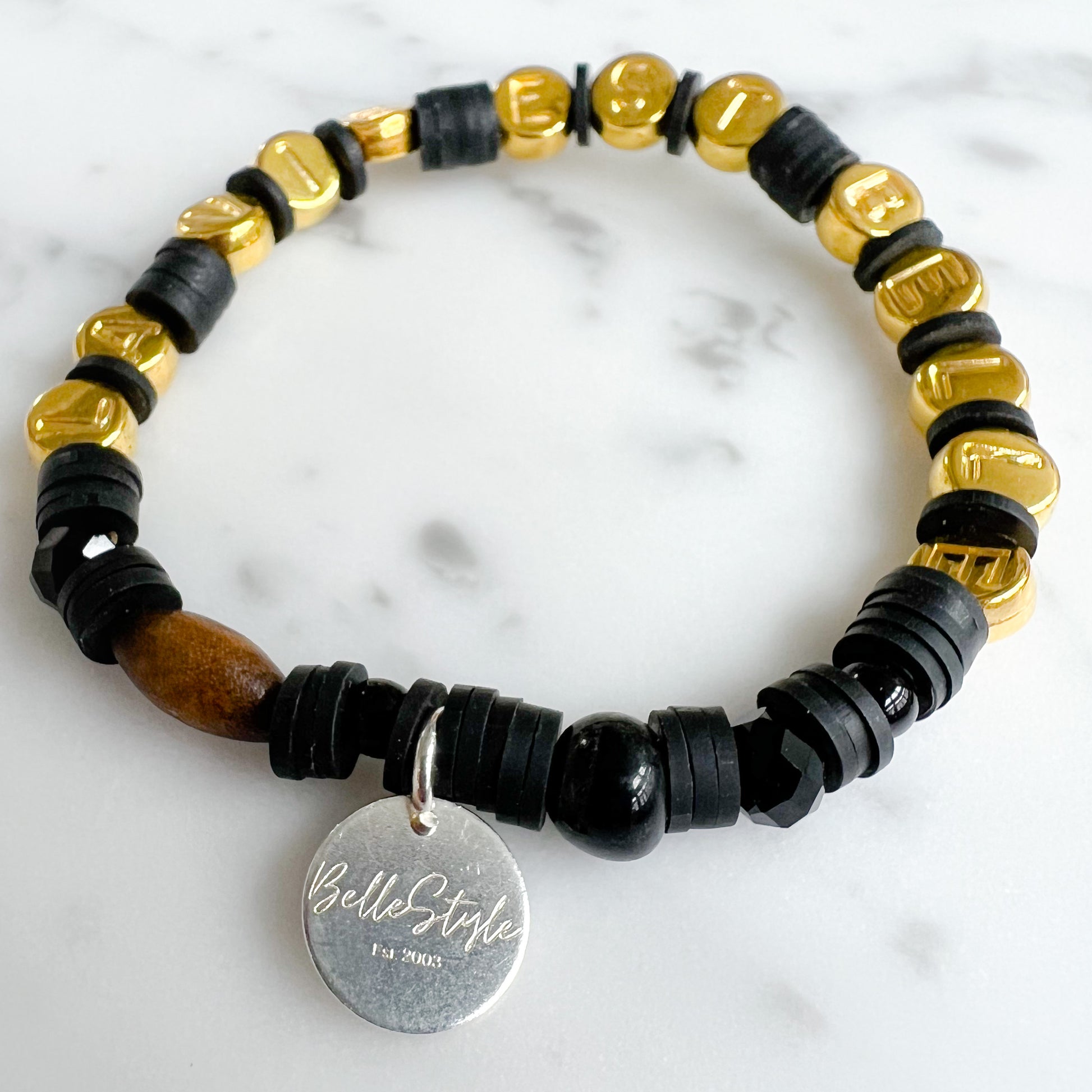 La Vie Est Belle Gold Friendship Bracelet - BelleStyle