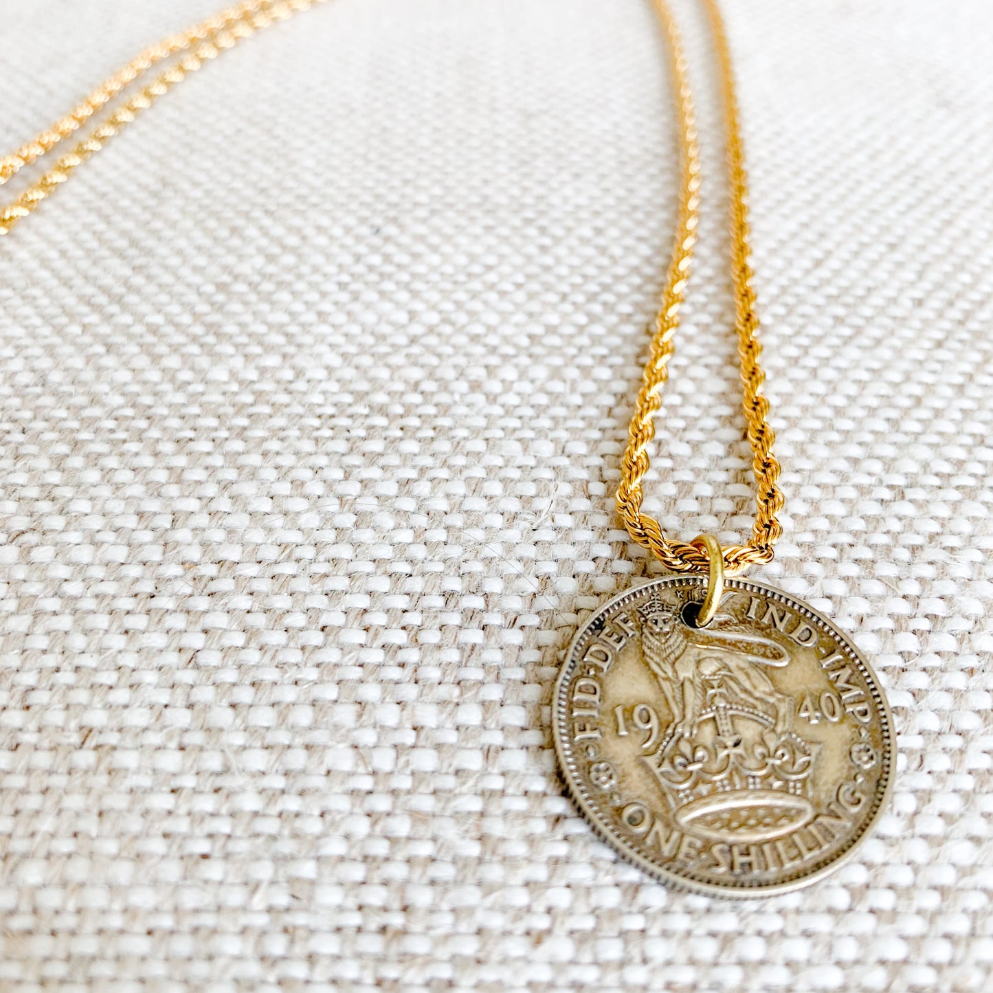 King George Coin Necklace - BelleStyle
