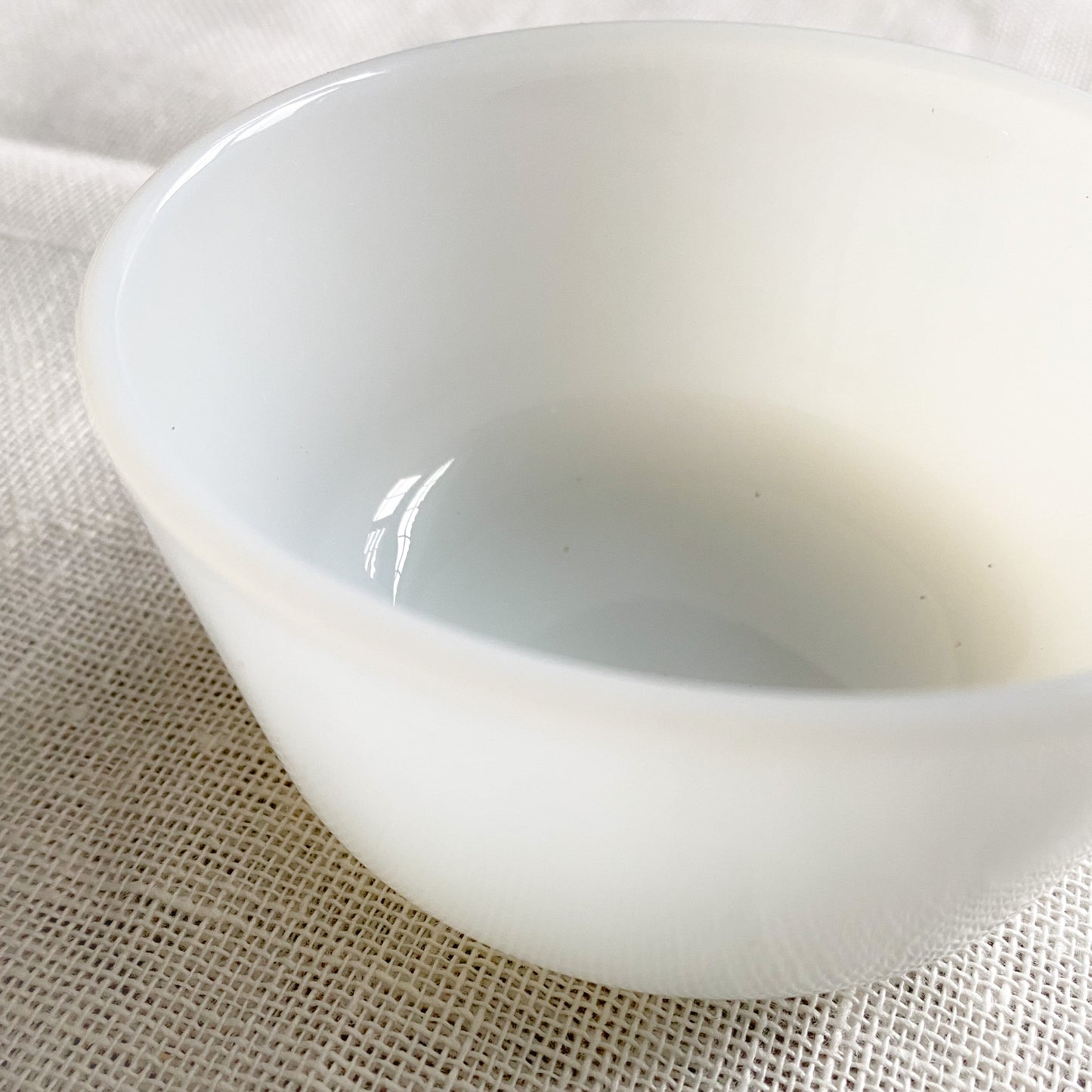 Harley Sustainable Vintage Milk Glass Jewelry Dish - Bellestyle