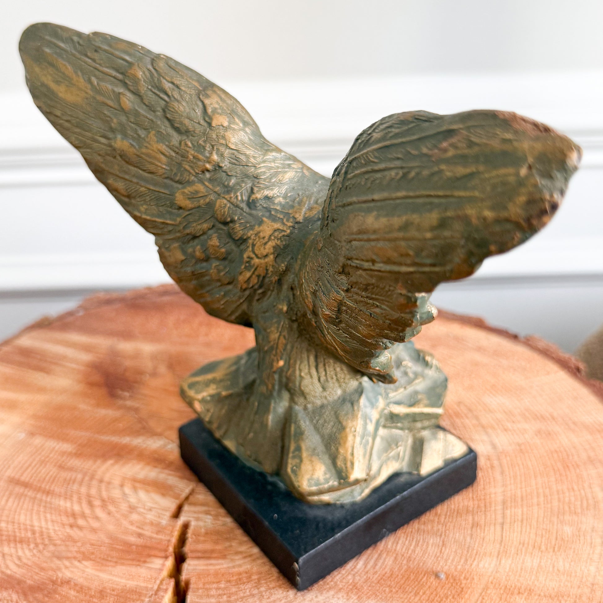 Washington Antique Flying Eagle MCM Rustic Folk Art Carved Figurine on Stand - BelleStyle