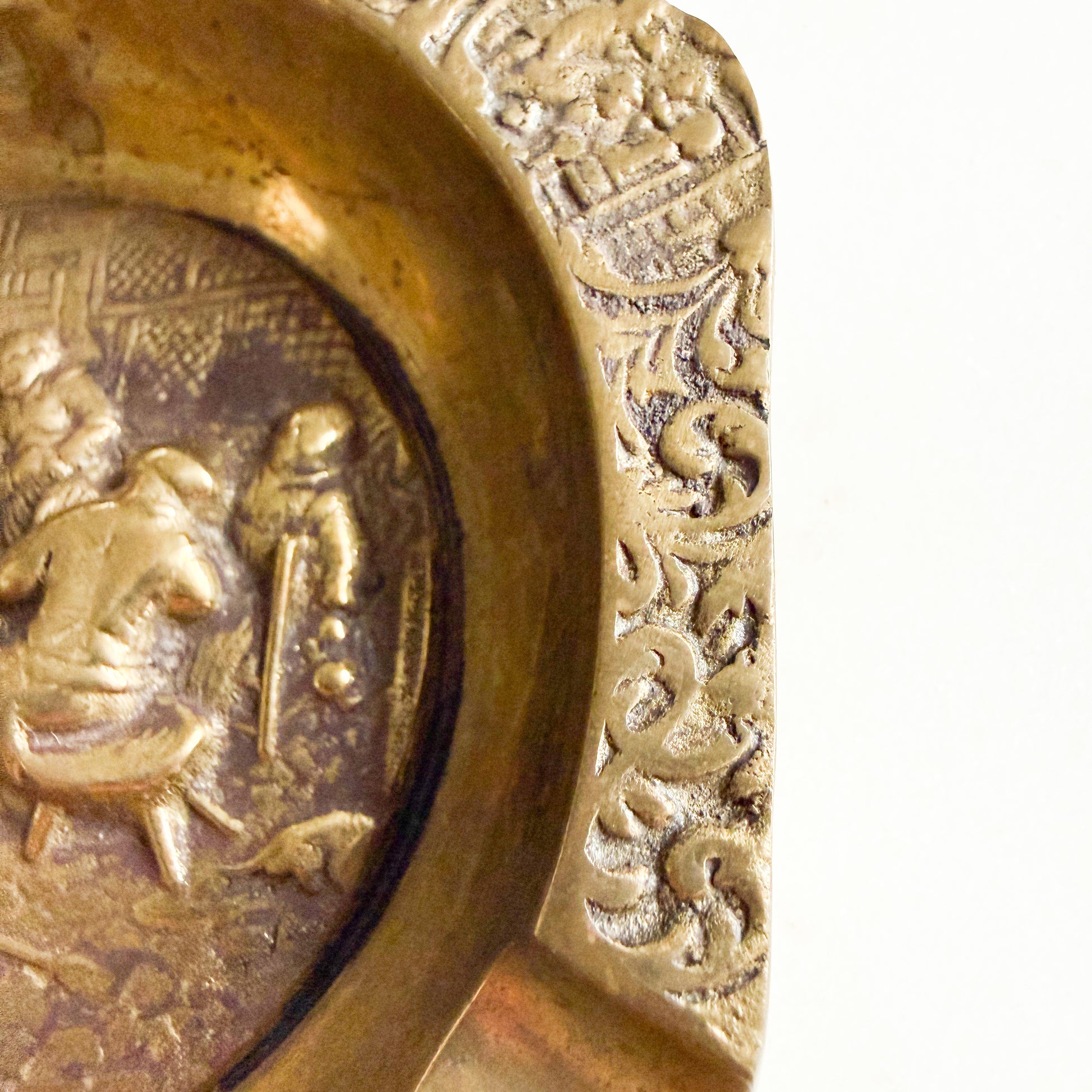 Flynn Antique Solid Brass Ashtray Jewelry Holder - BelleStyle