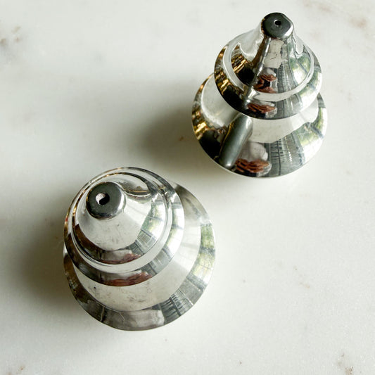 Jupiter Round Geometric MCM Silver Salt Pepper Shakers - BelleStyle