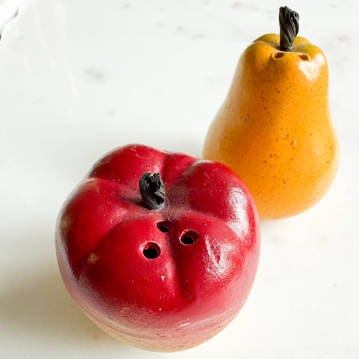 Apple Pear MCM Hand Painted Salt Pepper Shakers - BelleStyle