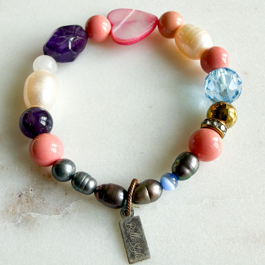 Pinkie Girl’s Mother of Pearl Pink Heart Bracelet - BelleStyle