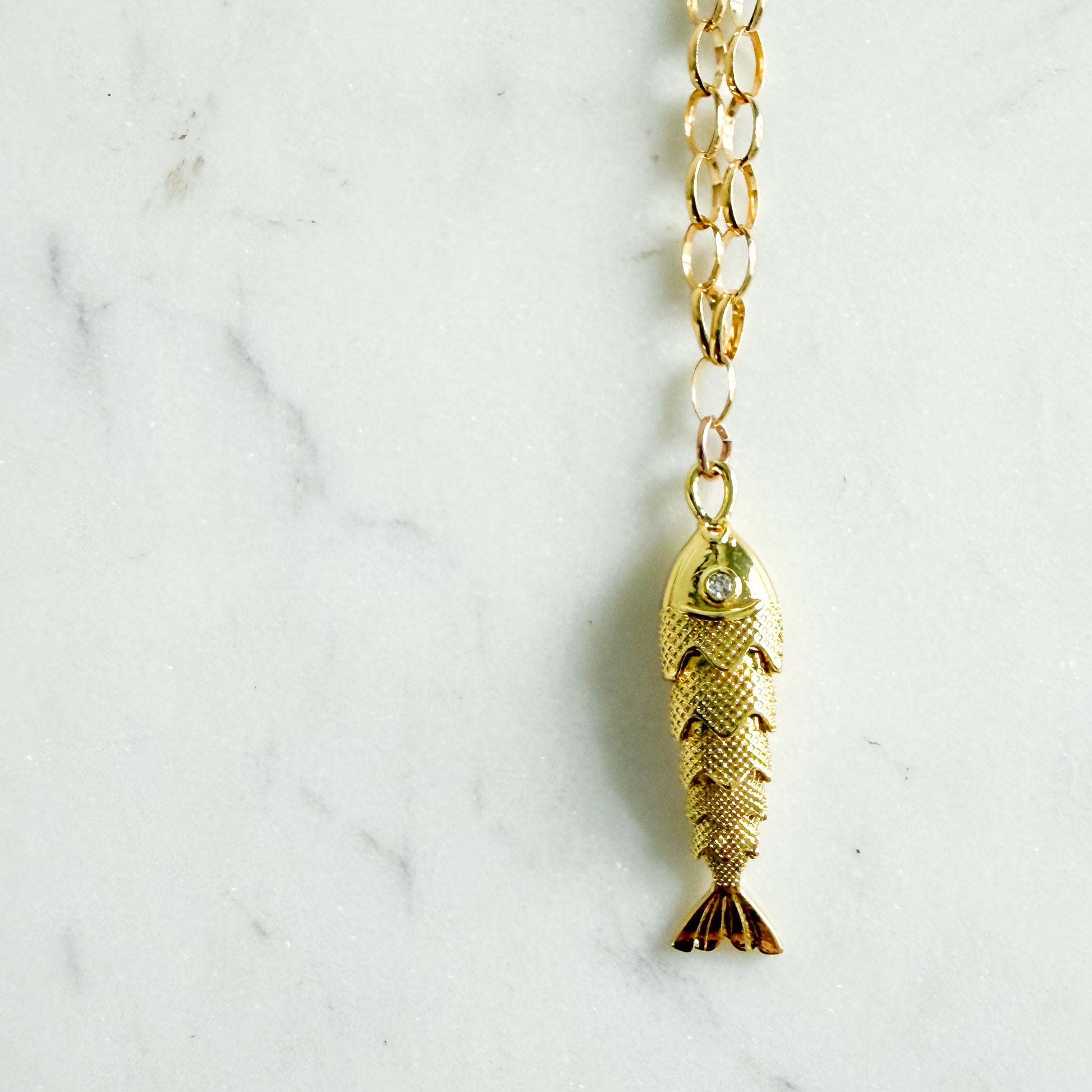 Catarina Fish 14KTGF Oval chain Necklace - BelleStyle