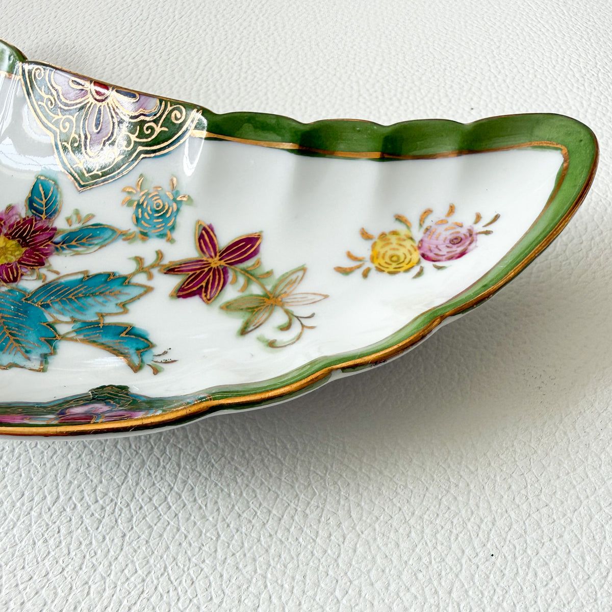 Hibiscus Vintage Porcelain Crescent Chinoiserie Floral Jewelry Dish - BelleStyle