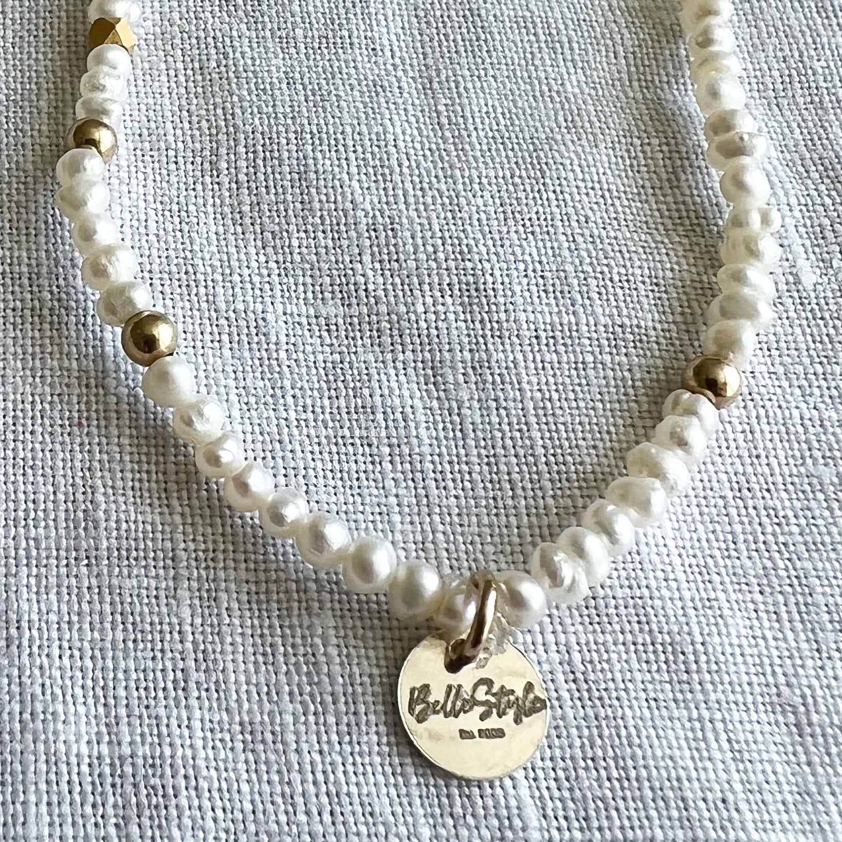Mini White Freshwater Pearl Bracelet - BelleStyle