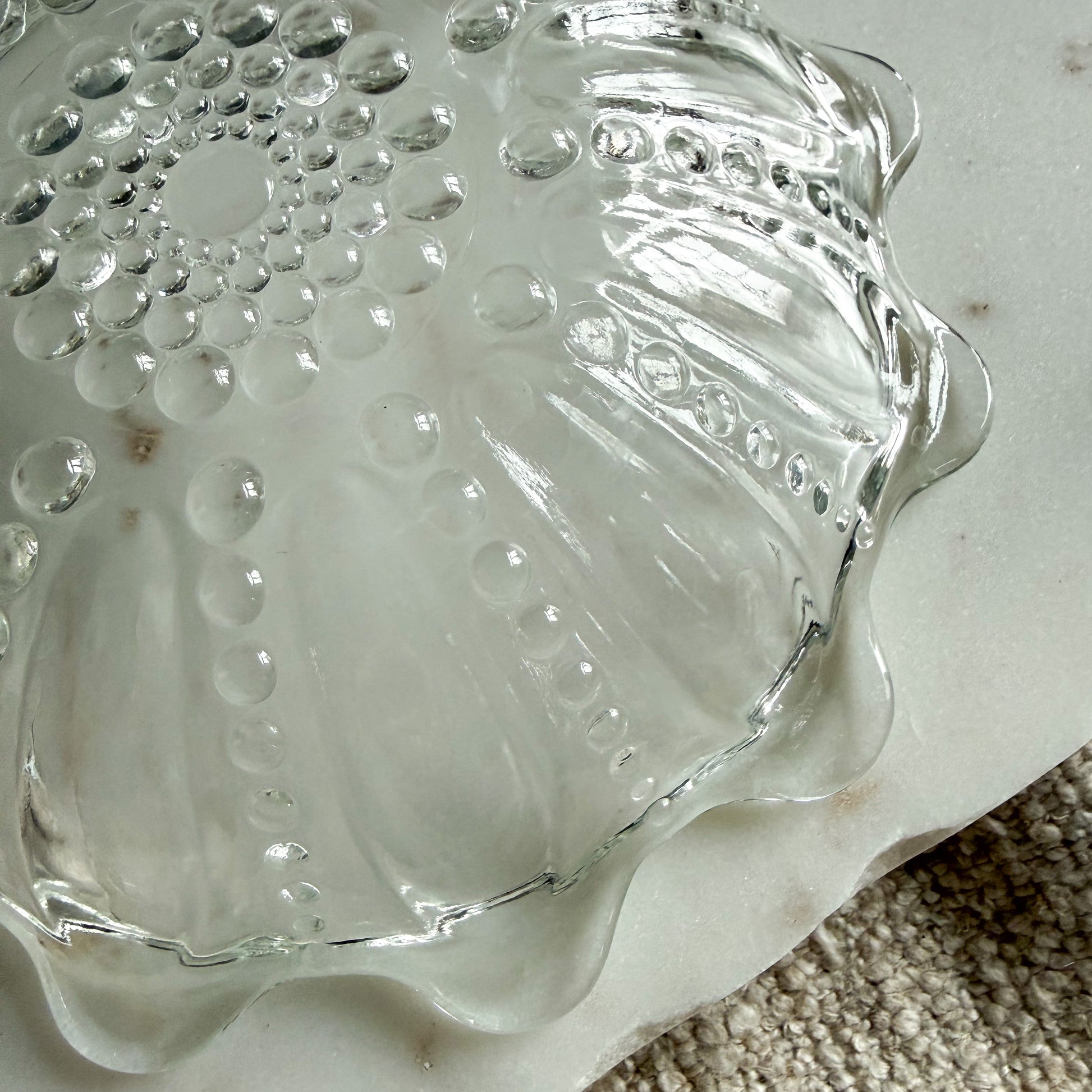 Puffer Vintage Glass Scalloped Jewelry Bowl - BelleStyle