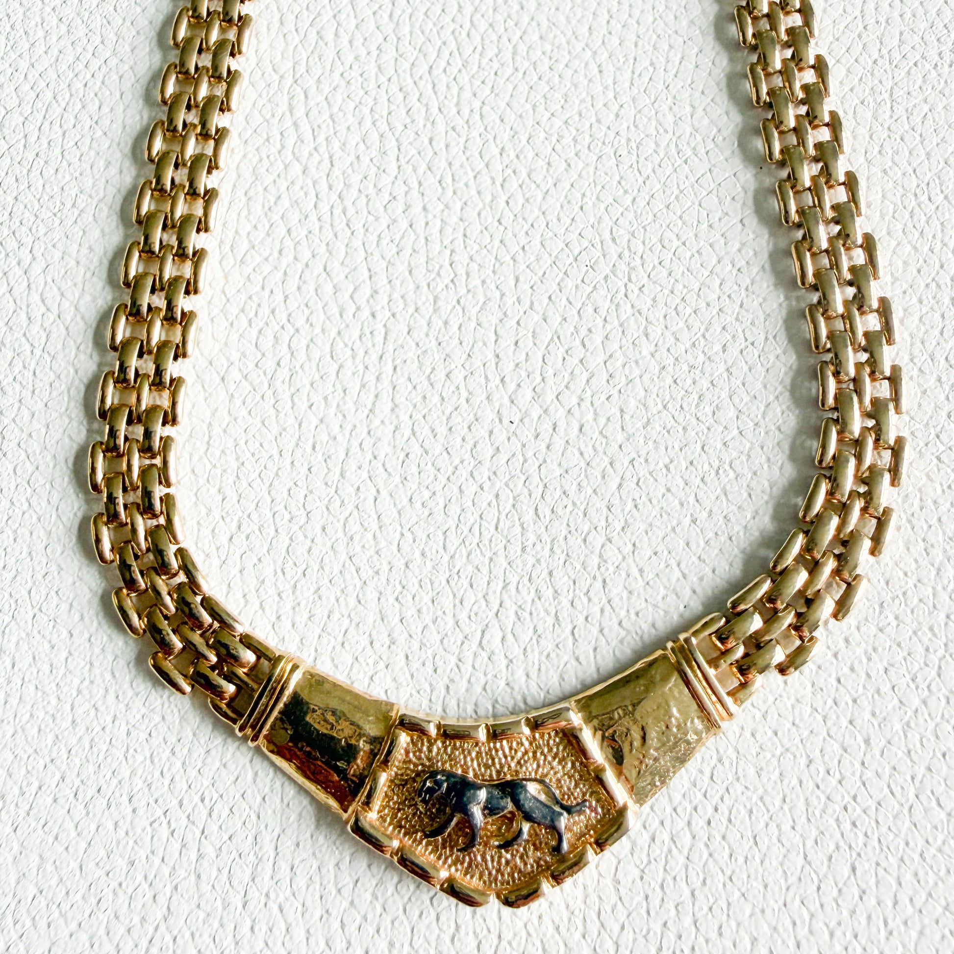 Jaguar Vintage Jackie Collins Gold Necklace - BelleStyle