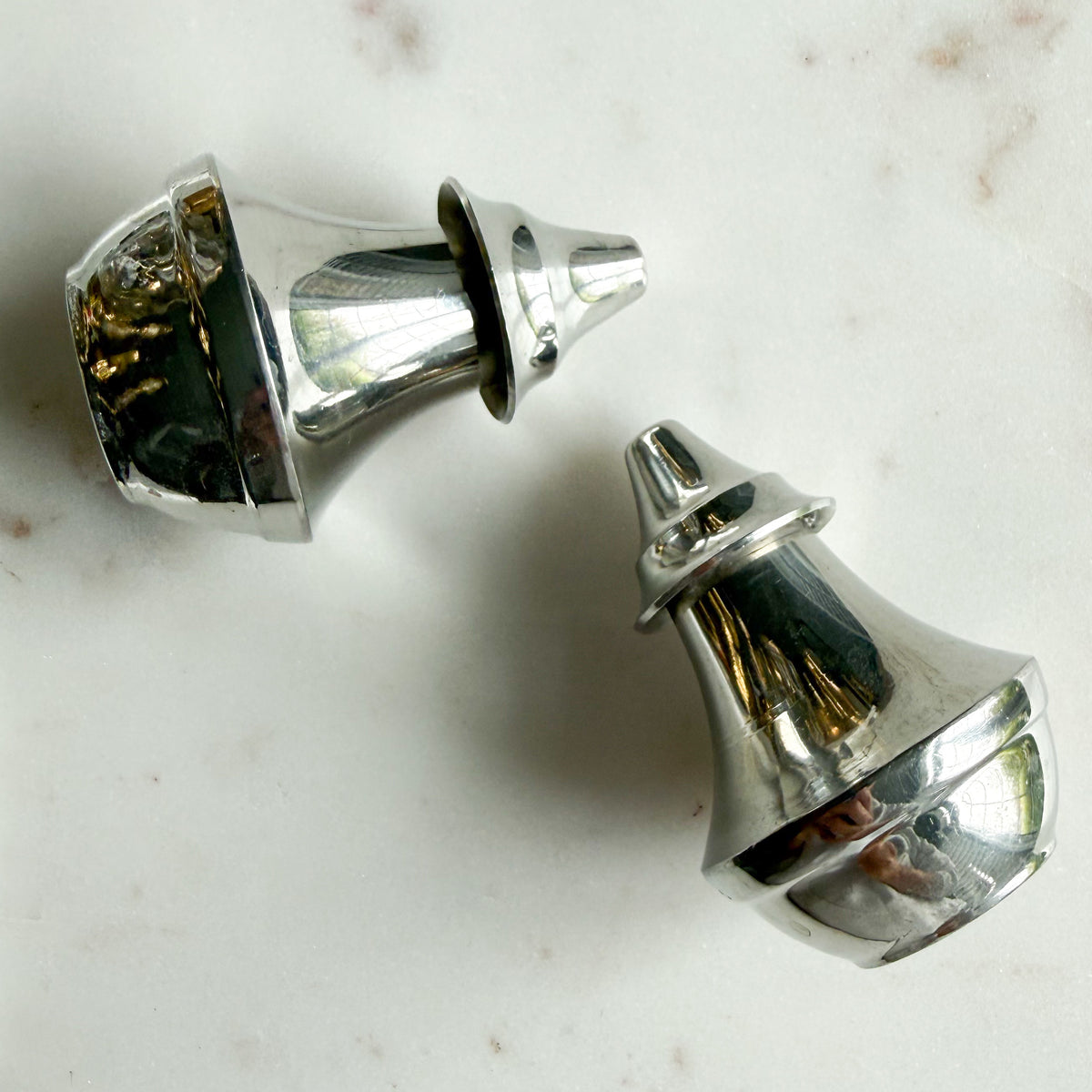 Jupiter Round Geometric MCM Silver Salt Pepper Shakers - BelleStyle