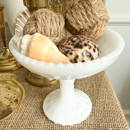 Casey Vintage Milk Glass Pedestal Bowl - BelleStyle