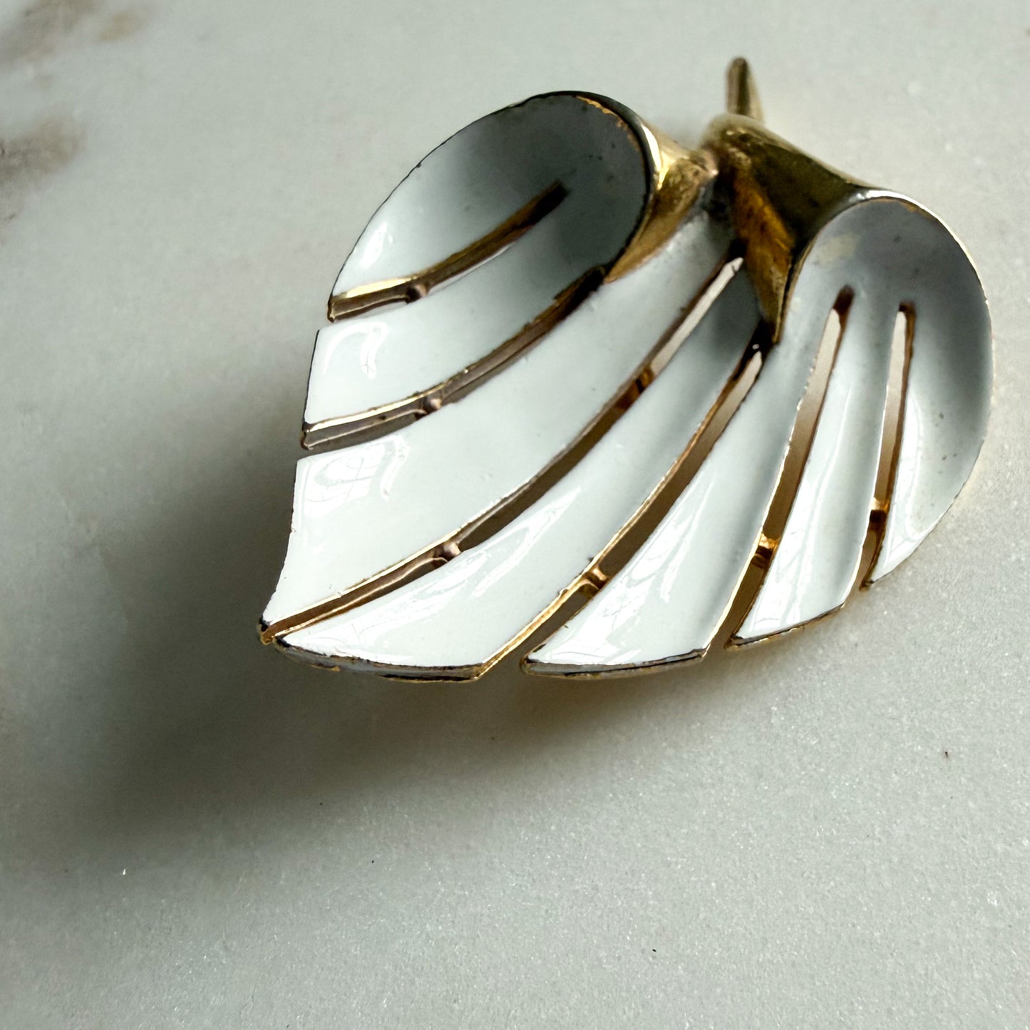 Palm Leaf White Enamel Vintage Lapel Pin