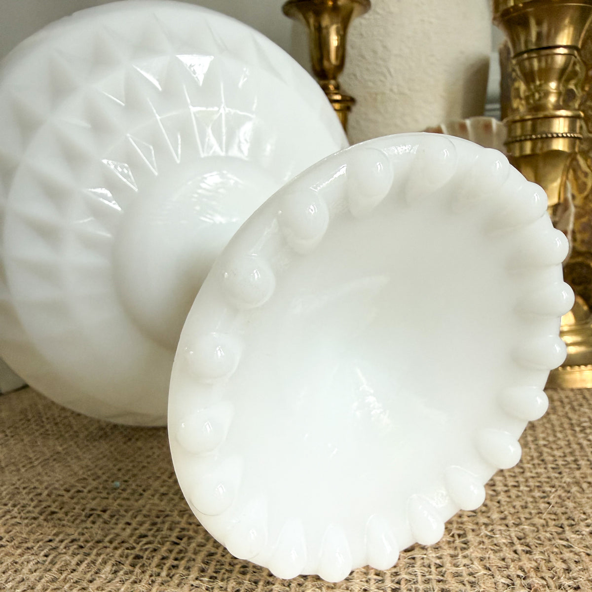 Casey Vintage Milk Glass Pedestal Bowl - BelleStyle