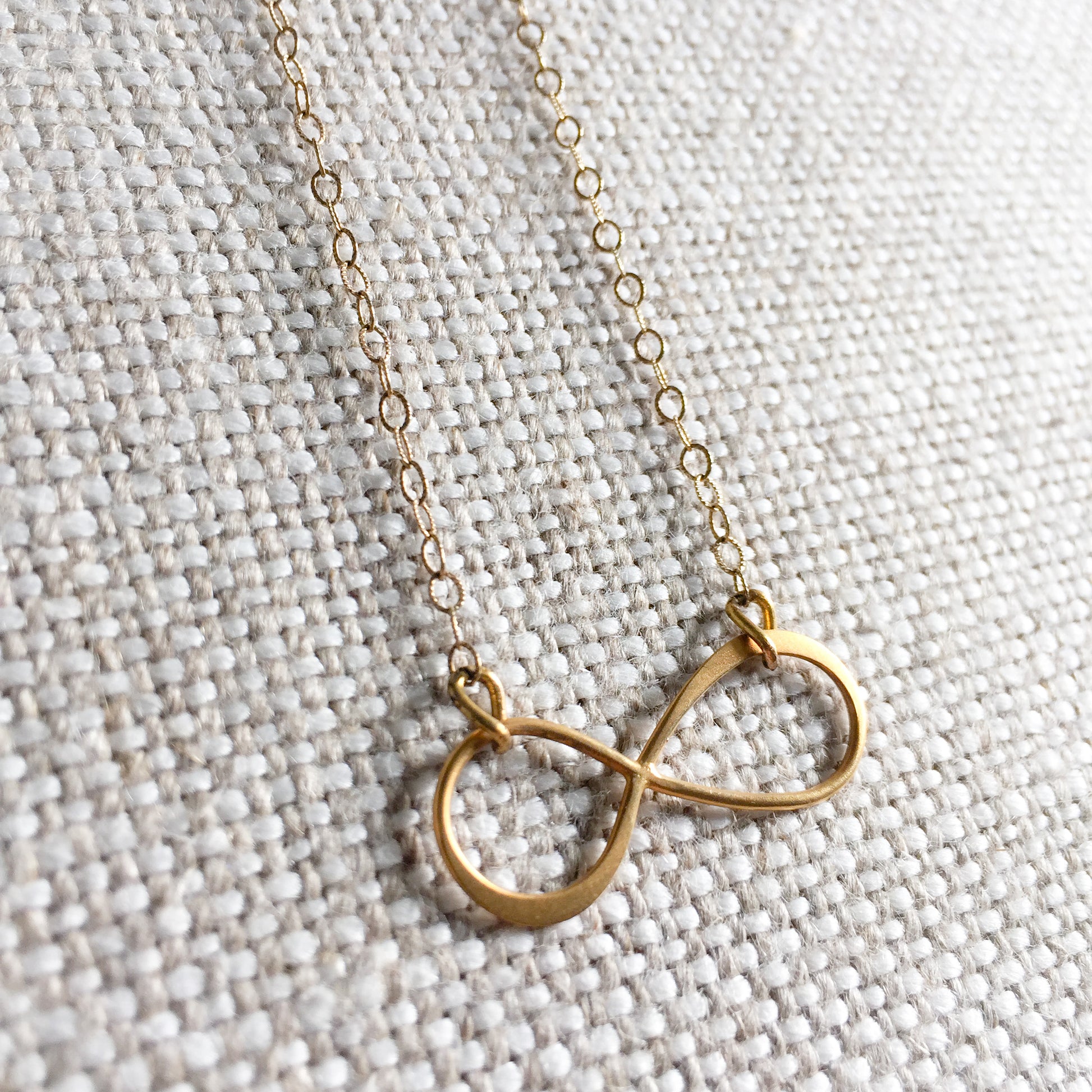 Infinity Necklace - BelleStyle