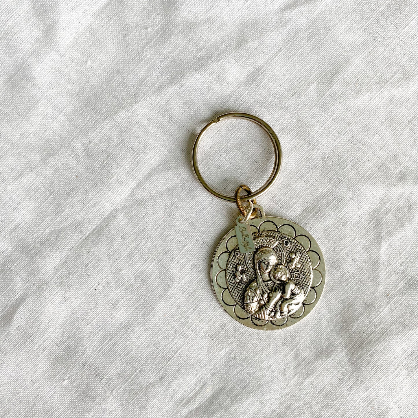 Mother Mary Coin Keychain - BelleStyle