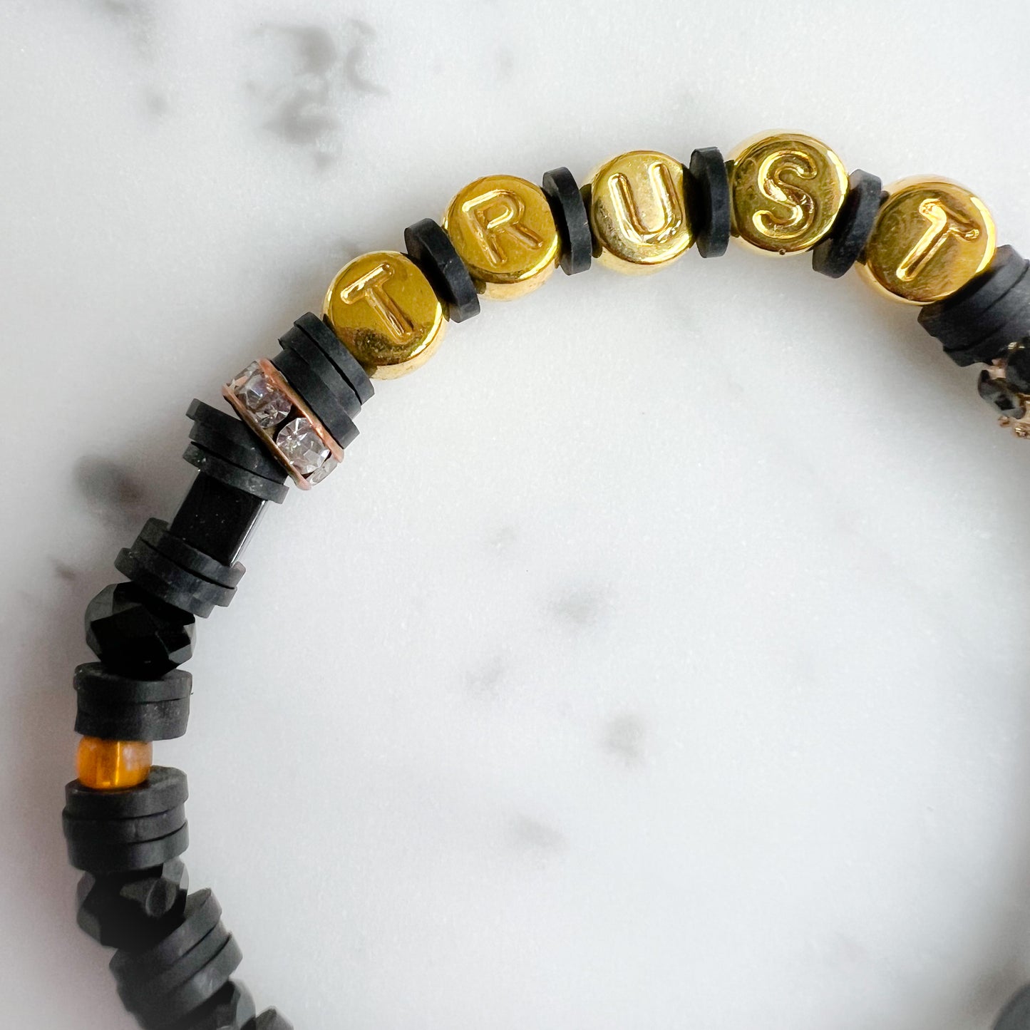 TRUST Gold Friendship Bracelet Black - BelleStyle