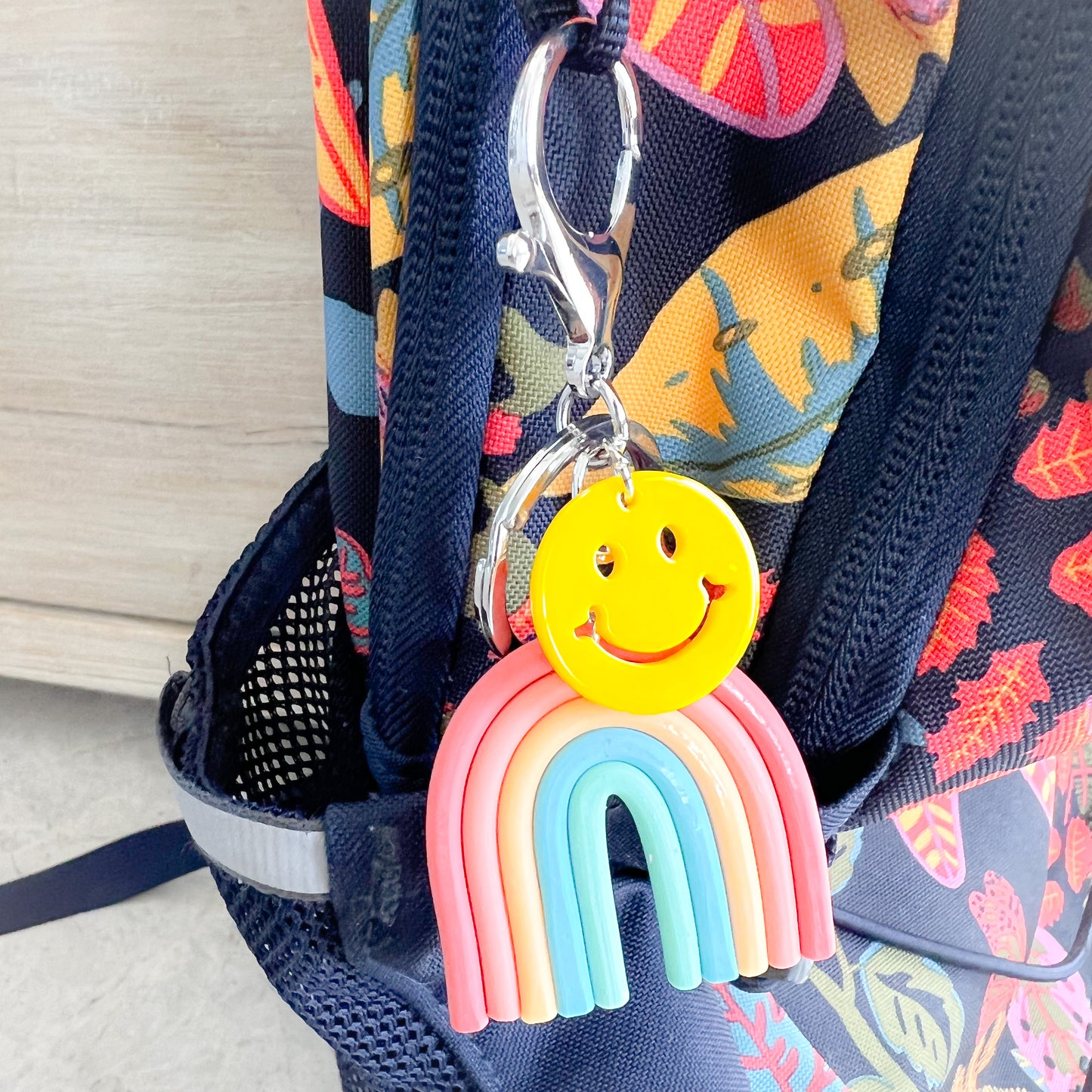 Smiley Rainbow Clip Keychain - Bellestyle
