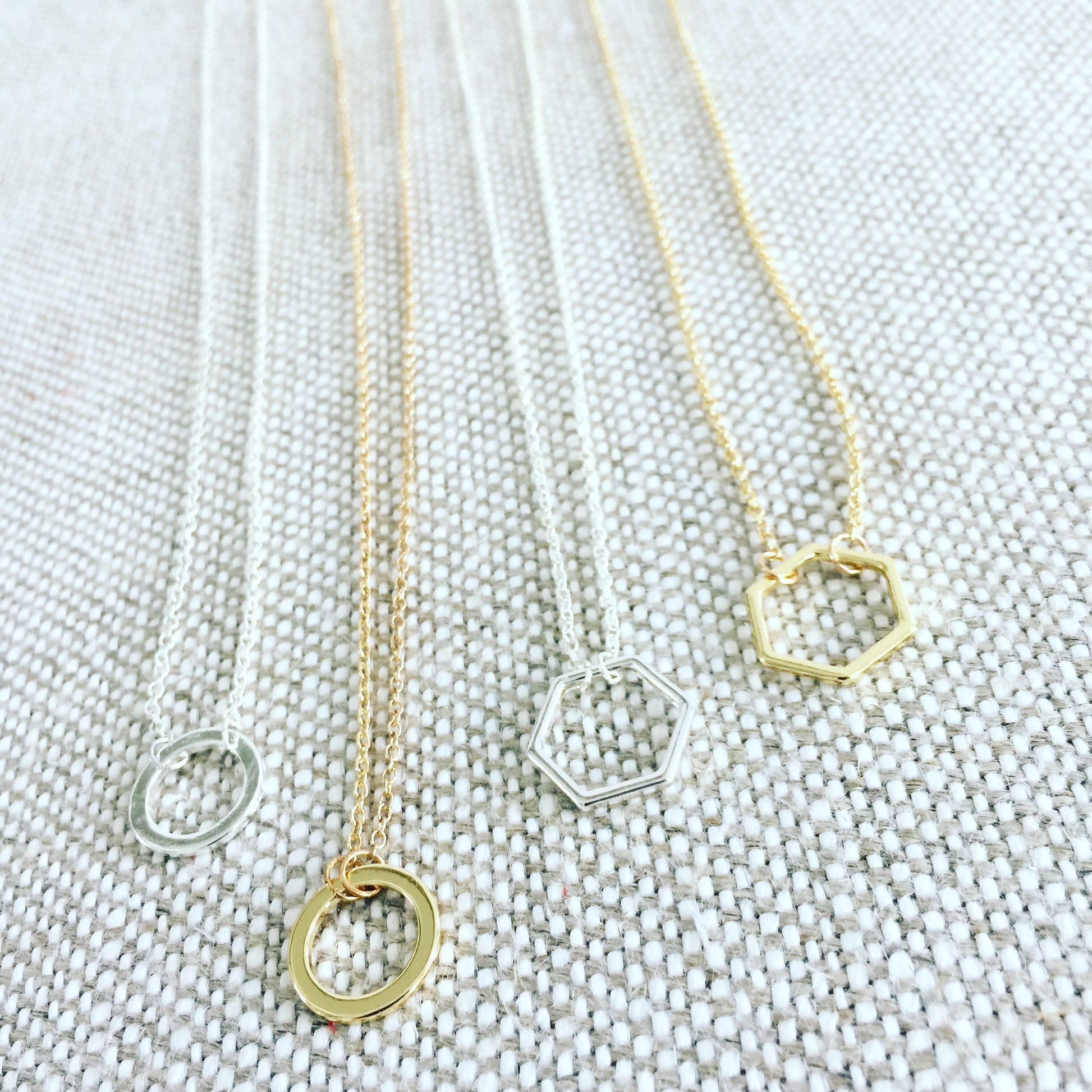 Circle Necklace - BelleStyle