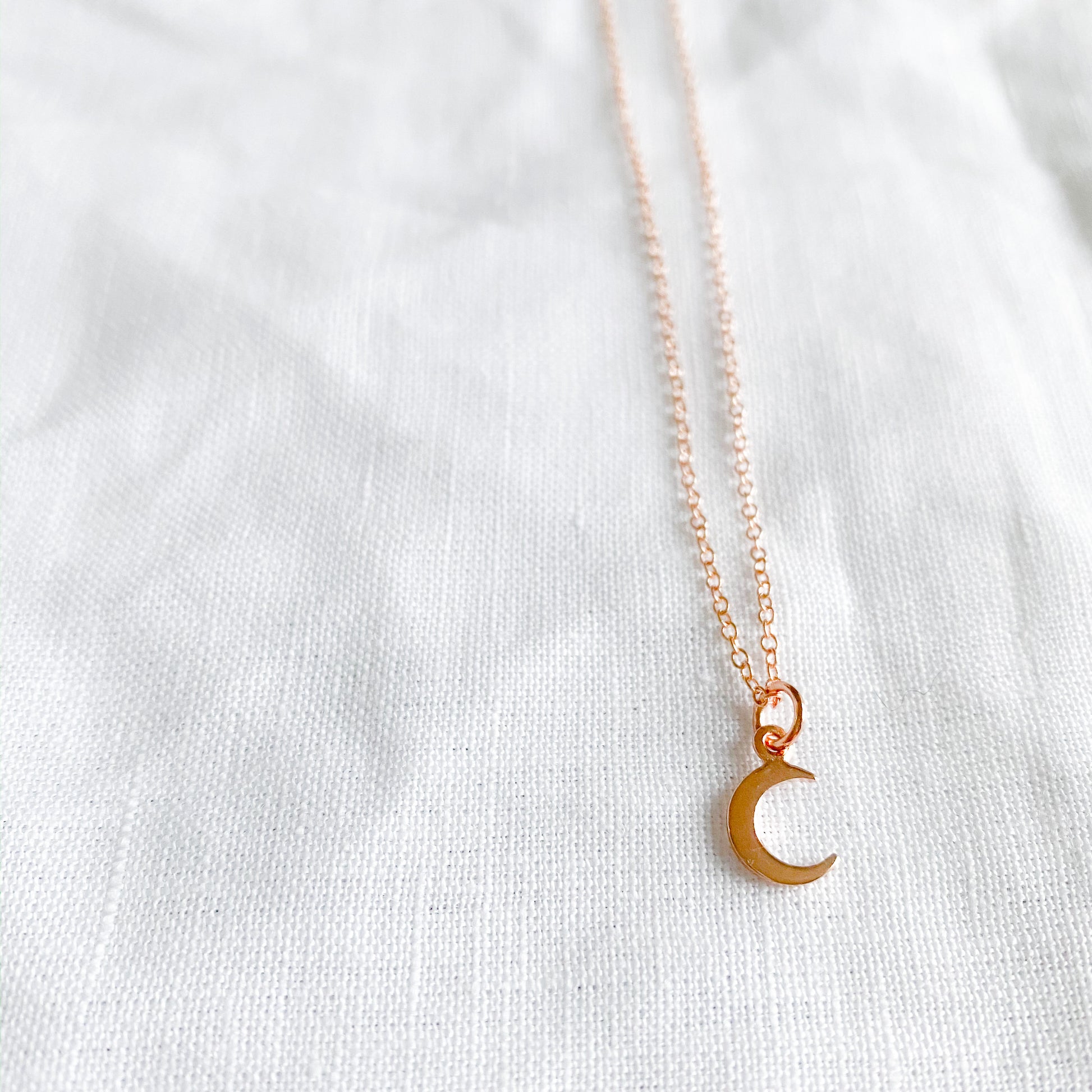 Crescent Moon Rose Gold Necklace - BelleStyle
