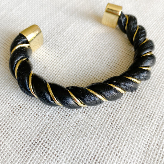 Brentwood Twist Cuff Bracelet - BelleStyle