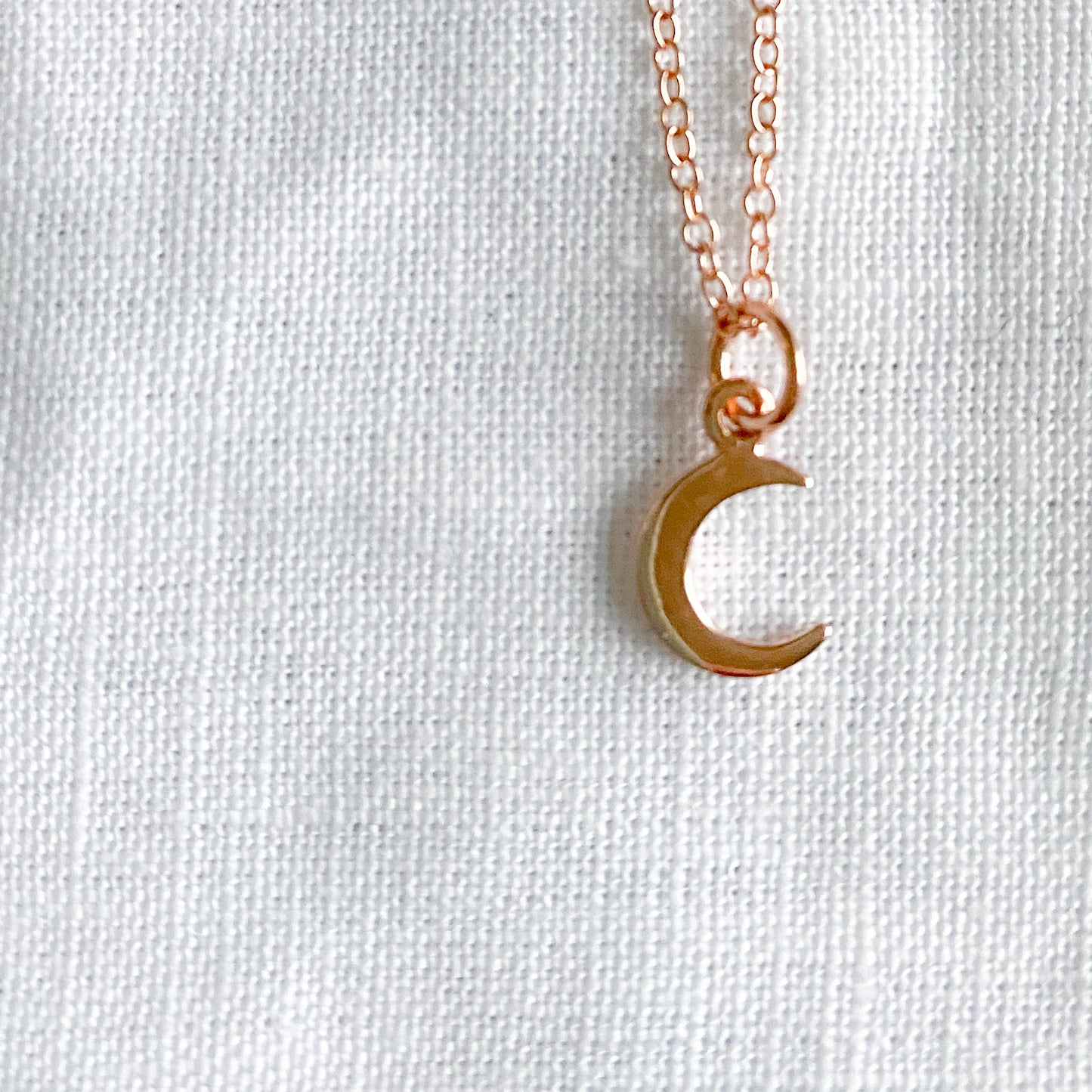 Crescent Moon Rose Gold Necklace - BelleStyle