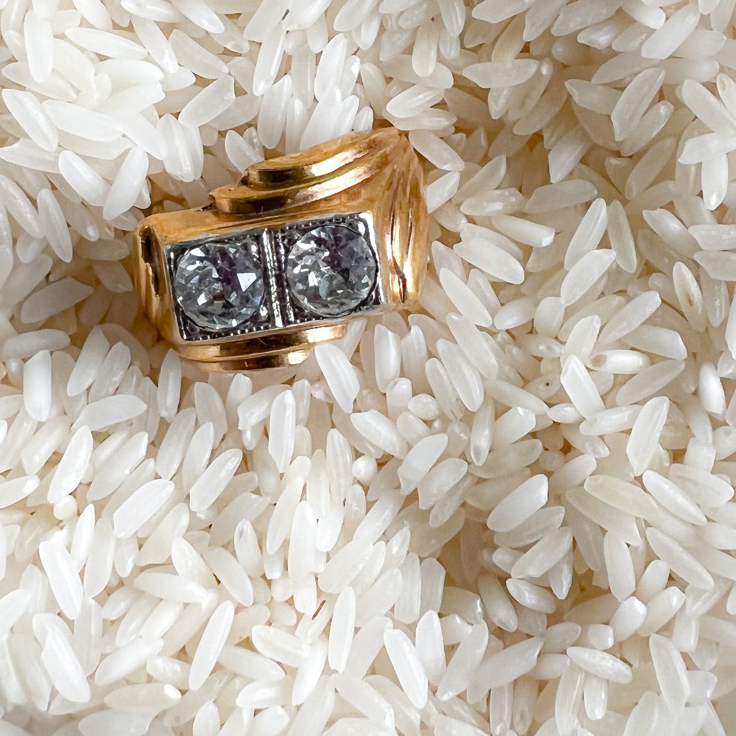 Dice Unisex Gold Crystal Ring - BelleStyle