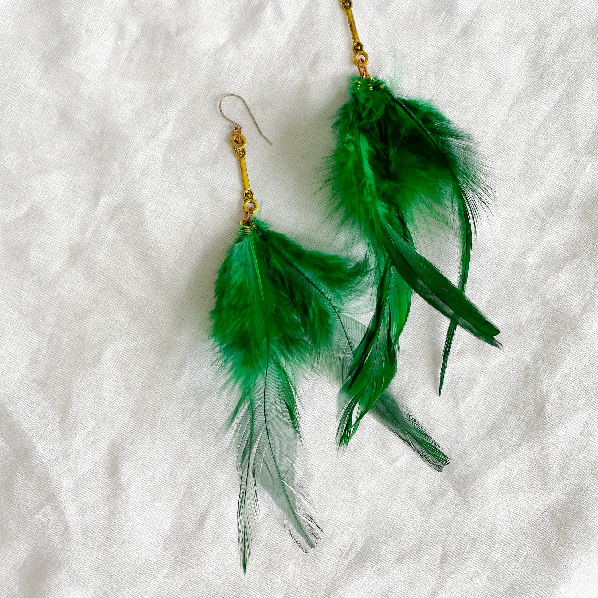 Robertson Earrings - BelleStyle feather emerald long 