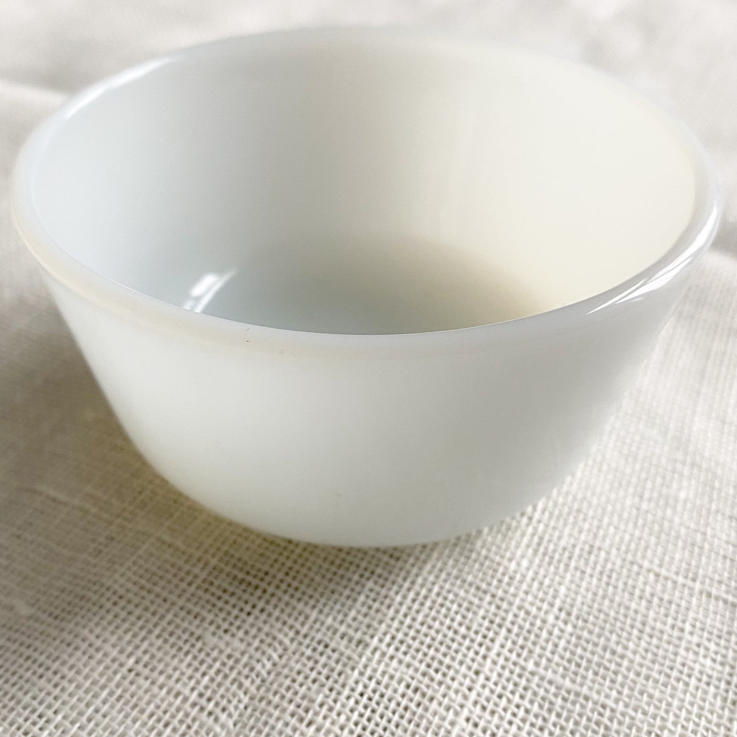 Harley Sustainable Vintage Milk Glass Jewelry Dish - Bellestyle