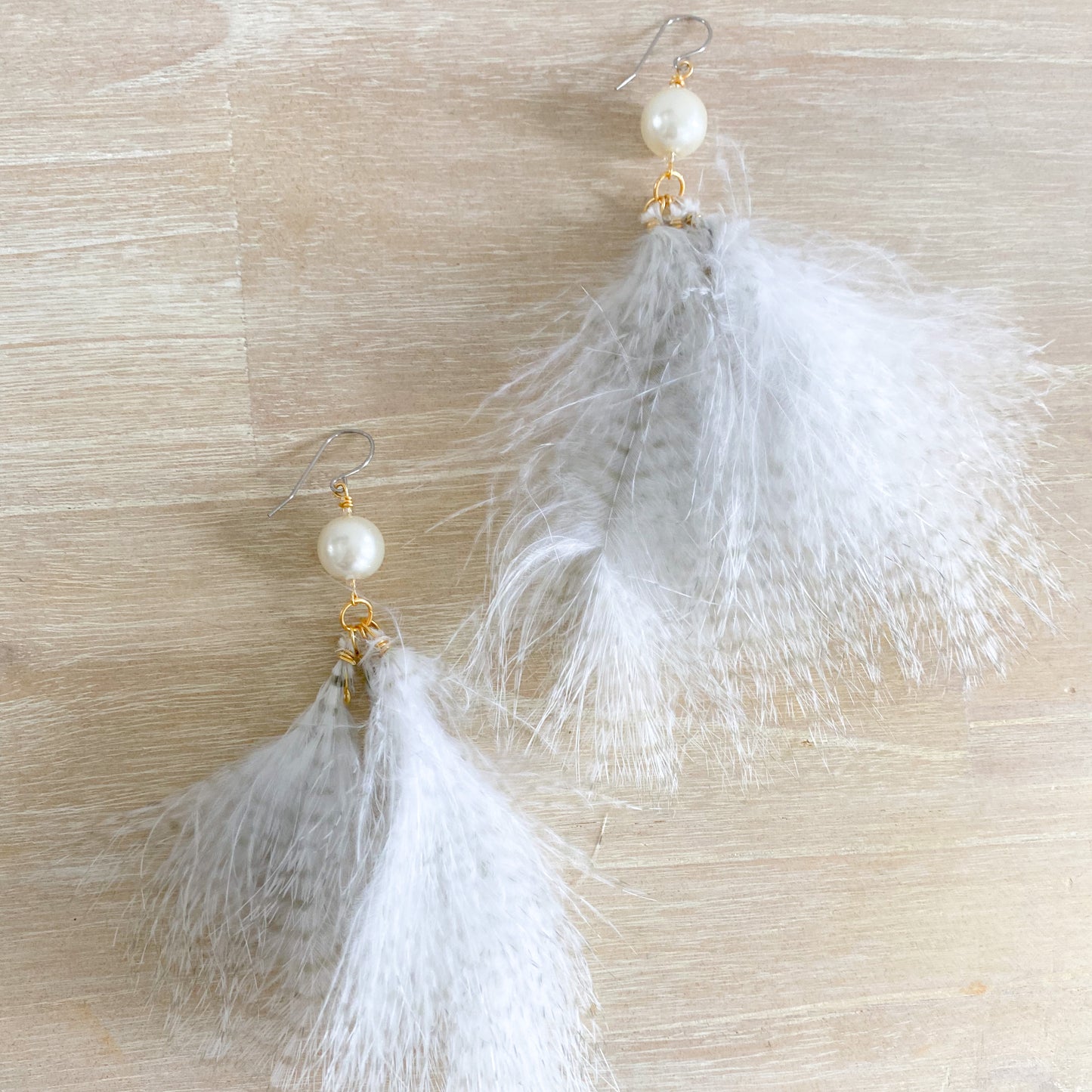 Tiger Pearl Feather Earrings - Bellestyle