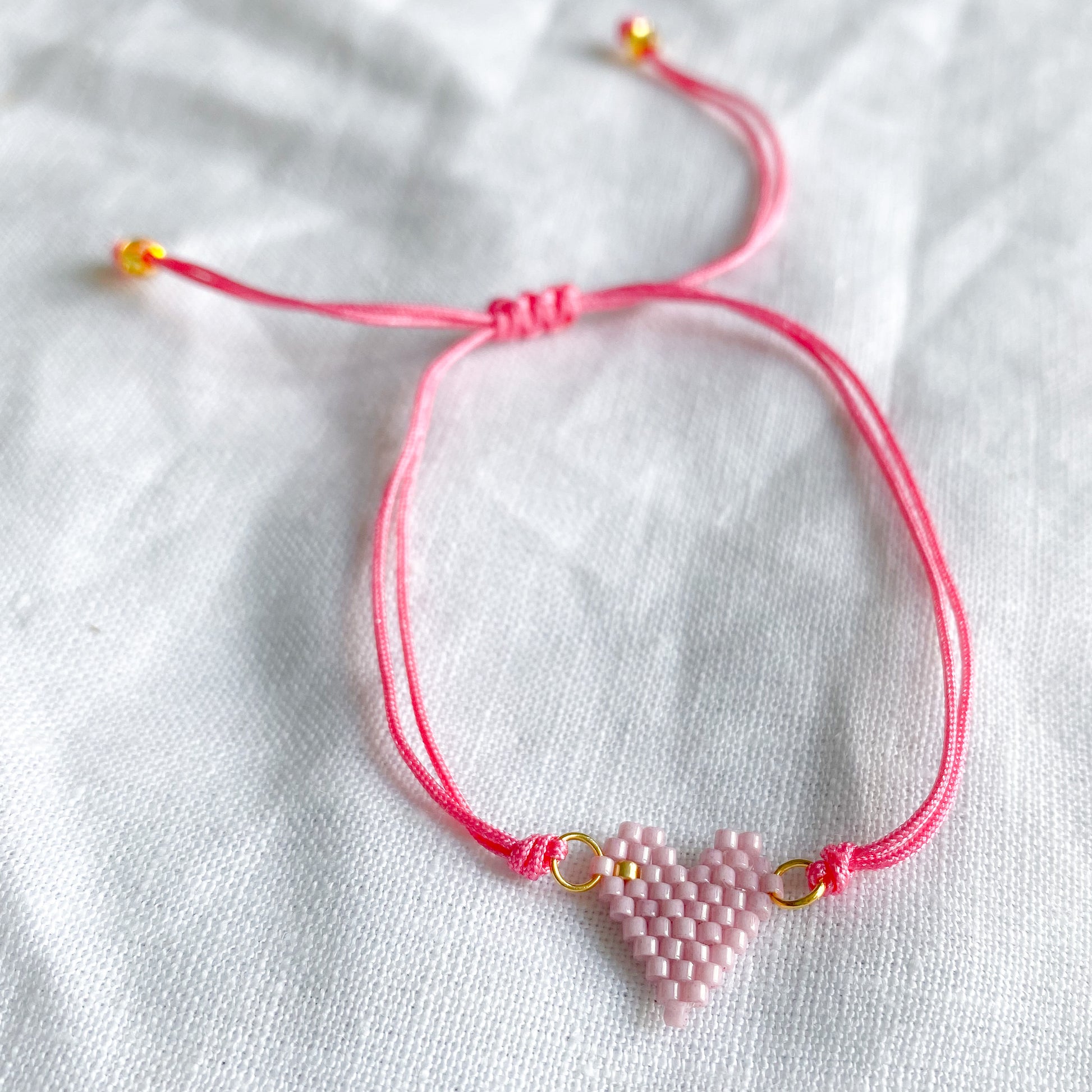 Pink Heart Seed Bead Bracelet - BelleStyle